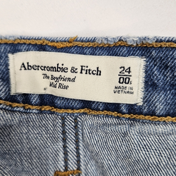 Abercrombie & Fitch The Boyfriend Mid Rise Distressed Jean Size 24/00 - Picture 3 of 5